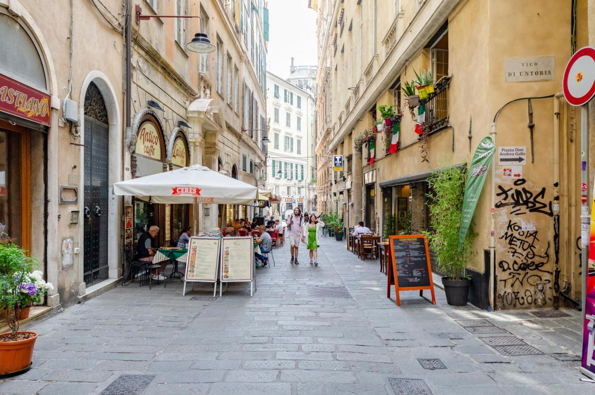 Castelli's Campo 8 * Genoa